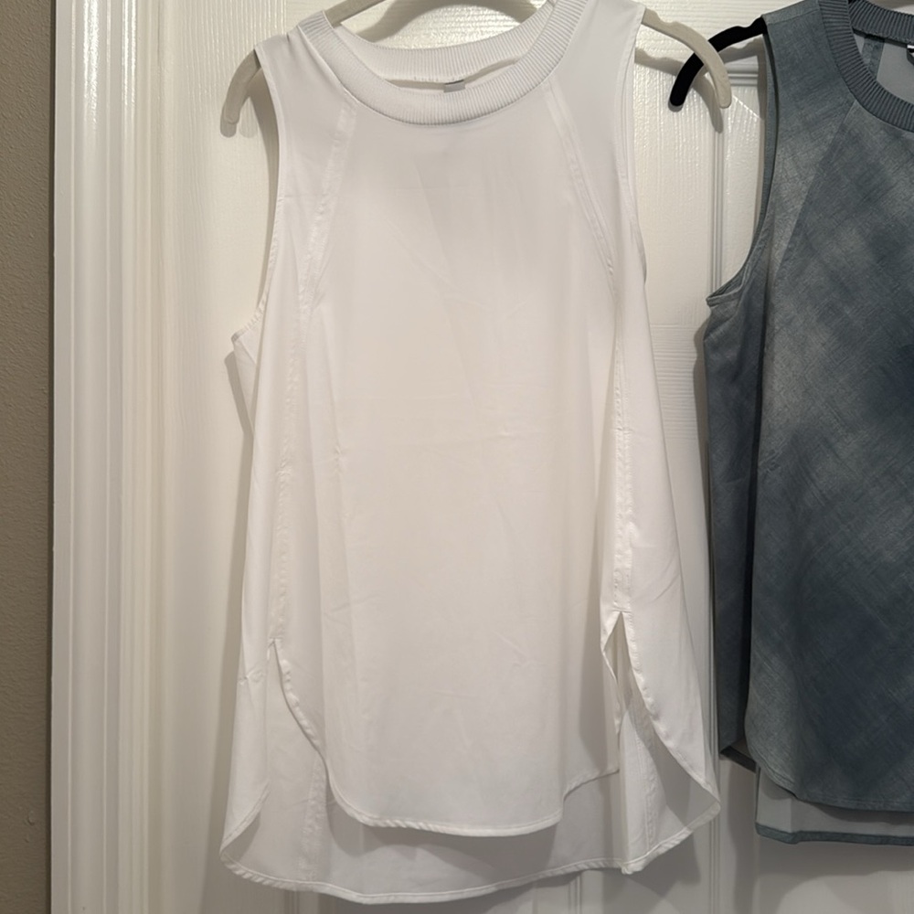 NWT & EUC Athleta Zephyr Tank tops - Picture 7 of 7